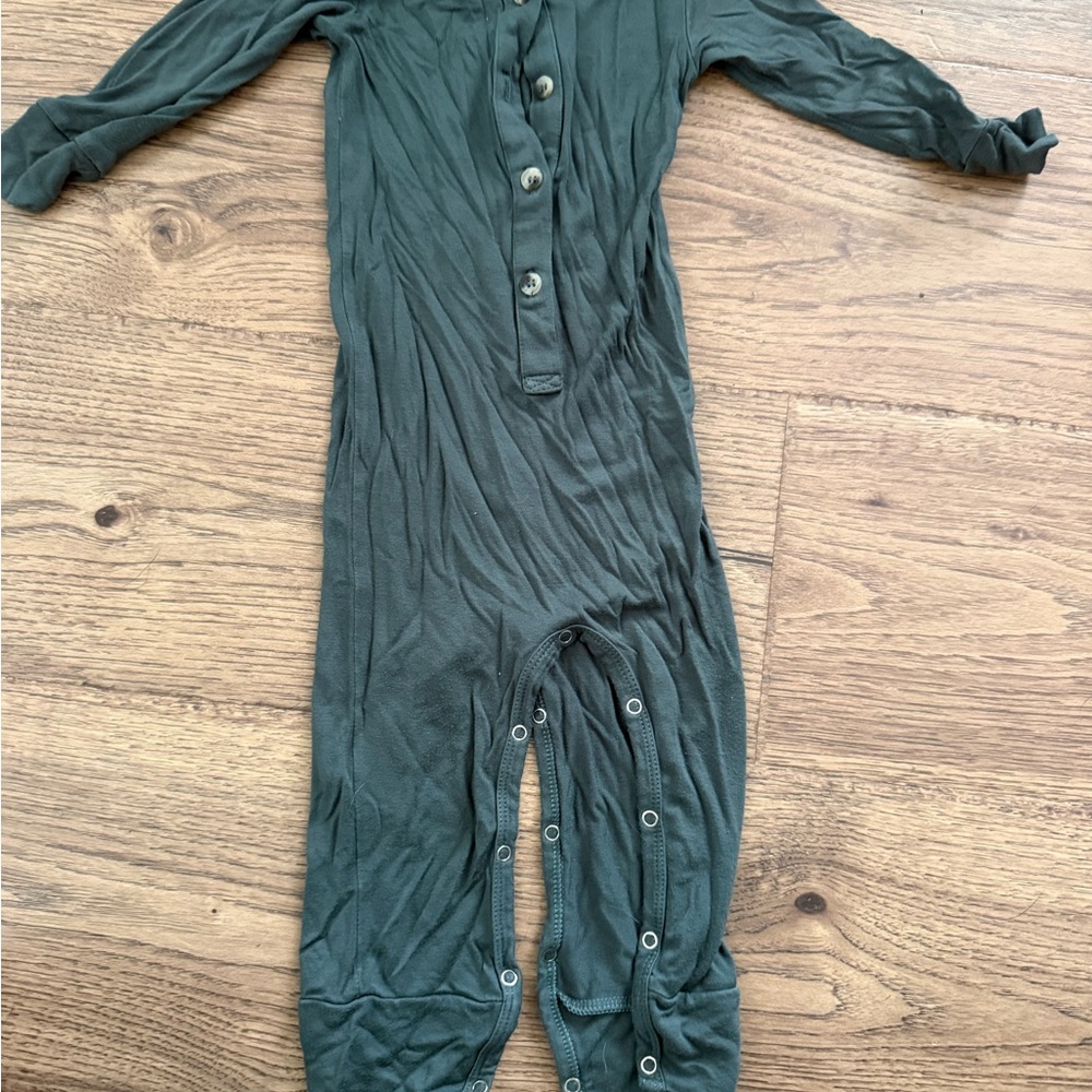 kate quinn Dark Green Long-Sleeve Snap Footie